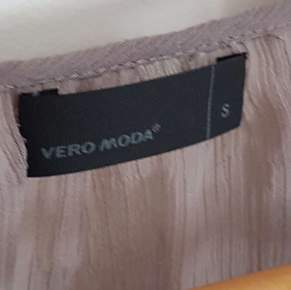 Vero Moda Sheer Muted Lavender Embroidered Top - Picture 3 of 3